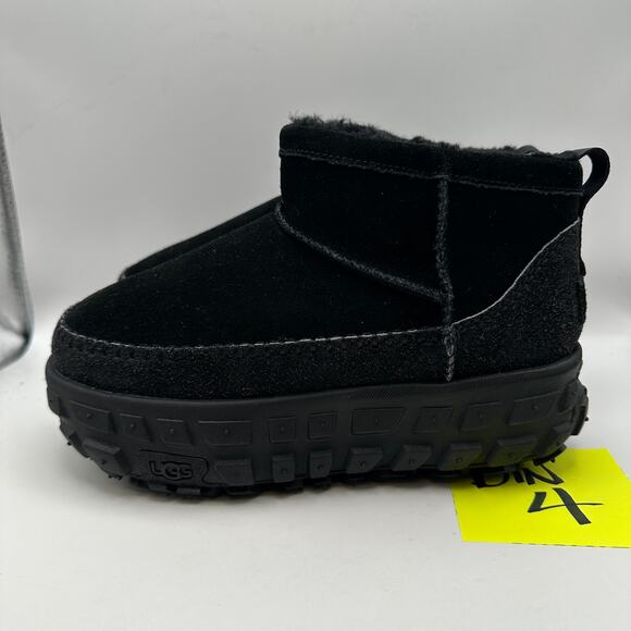 UGG Women's 8 Venture Daze Ultra Mini Black 1158200 TIRE BOOT - Picture 7 of 7
